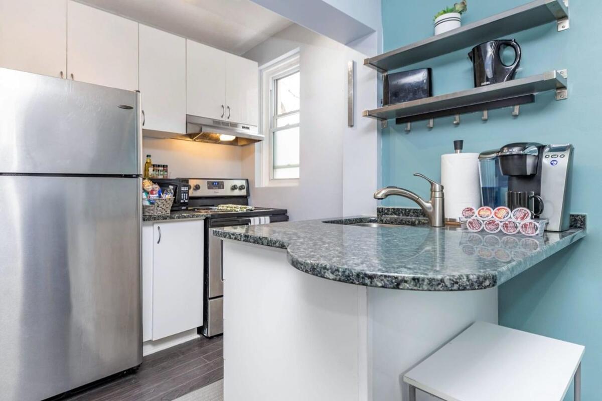 Pet-Friendly Home - Near Chinatown & Little Italy Отава Екстериор снимка